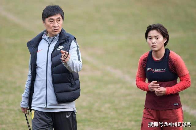 中国首家足球裁判学院 解决裁判人才培养方面短板
