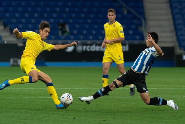 北京亦庄人形机器人半马冠军成绩超人类世界纪录