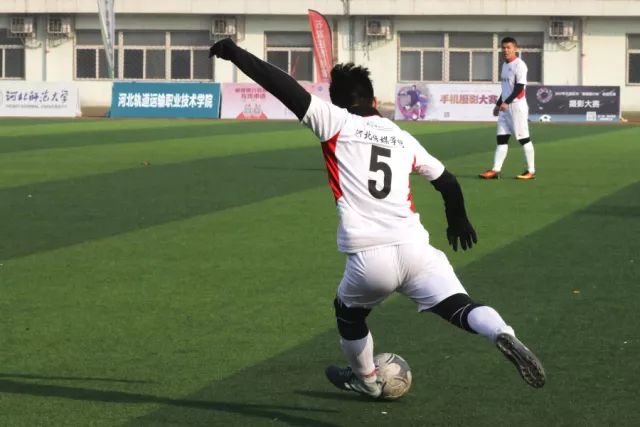 泰勒22+14宁波力克上海取两连胜 王哲林21+8